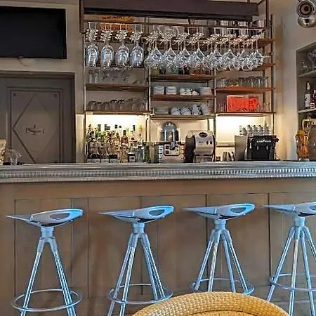 Pastis Saint-tropez 4* סן-מקסים